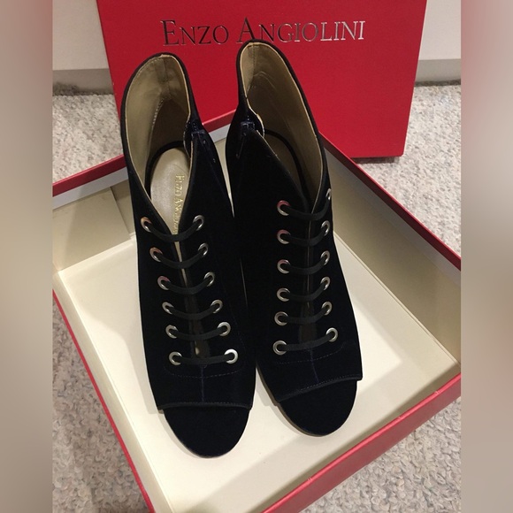 Brand New Enzo Angiolini Navy velvet open toe heels size 9 (fits like sz 8) - Picture 4 of 7